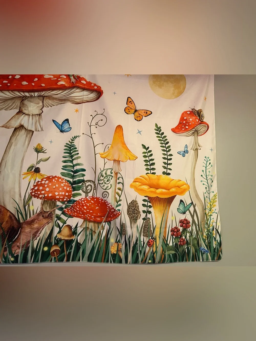 MUSHROOM ART WALL TAPESTRY
